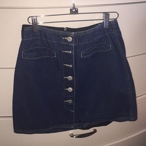 Adorable mini skirt!